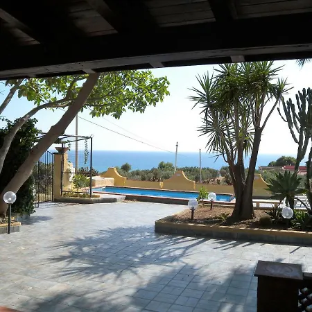 Una Terrazza Sul Mare Villa *